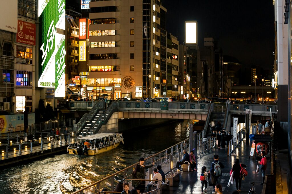 일본 오사카 도톤보리 거리 야경과 일본 아르바이트 구하는 방법을 설명하는 이미지