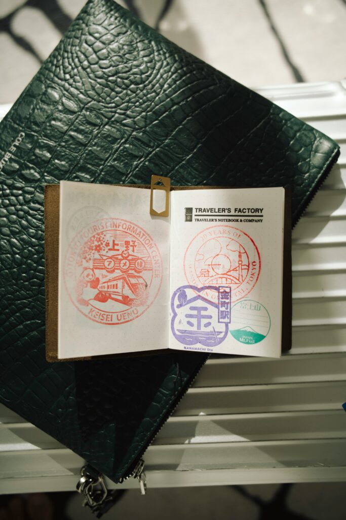 일본 유학 비자 신청 절차 COE 재류자격인정증명서 서류 준비 모습